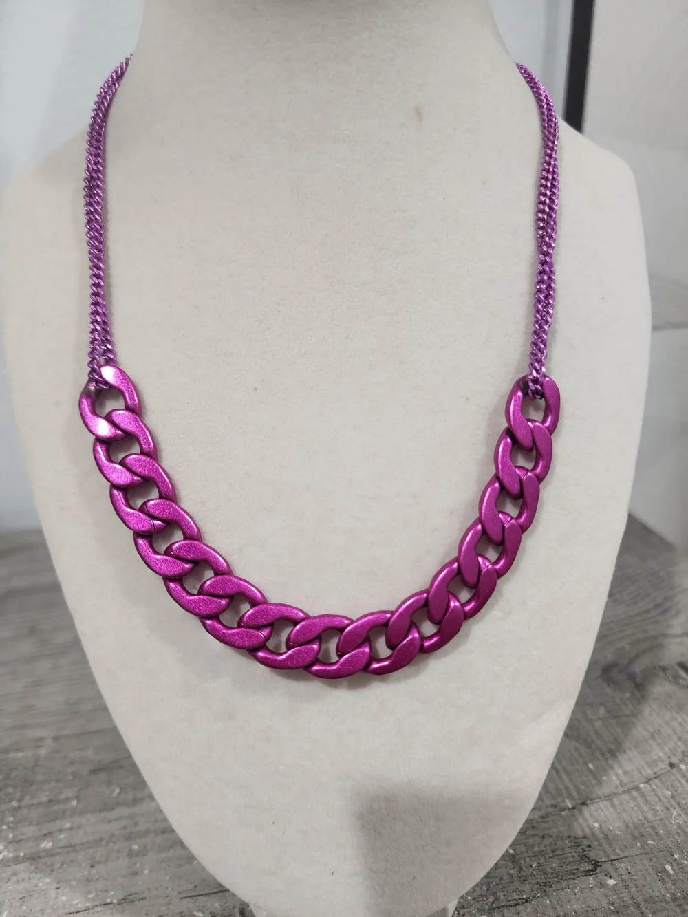 Women's Chunky Chain Necklace in Fuchsia- Alexa Rae